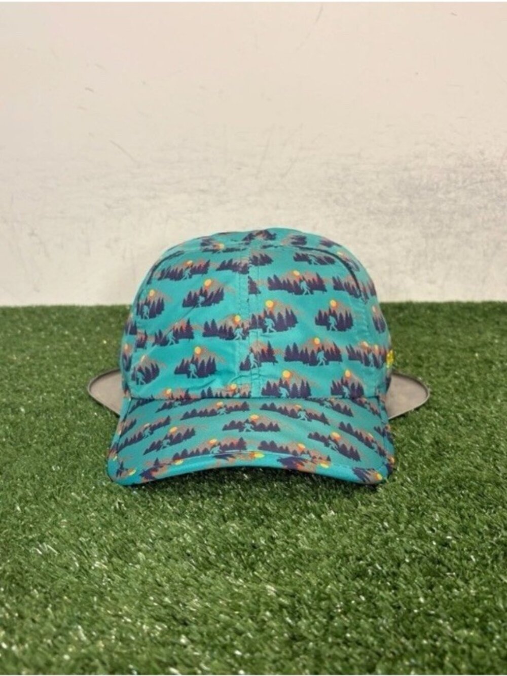 Sprints hat cap strap back green bigfoot lighweight breathable running mens